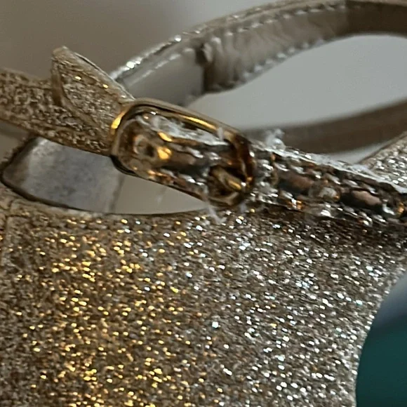 Guess Women’s Gold Glitter Strappy 4 1/2” Stiletto Formal Heels Prom Ready - Picture 6 of 13